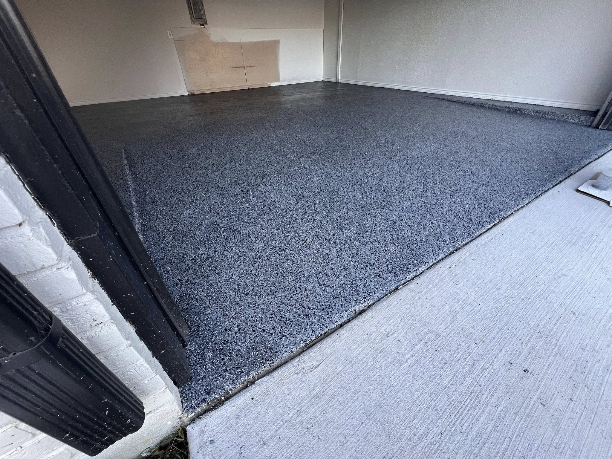 Flake epoxy finished floor