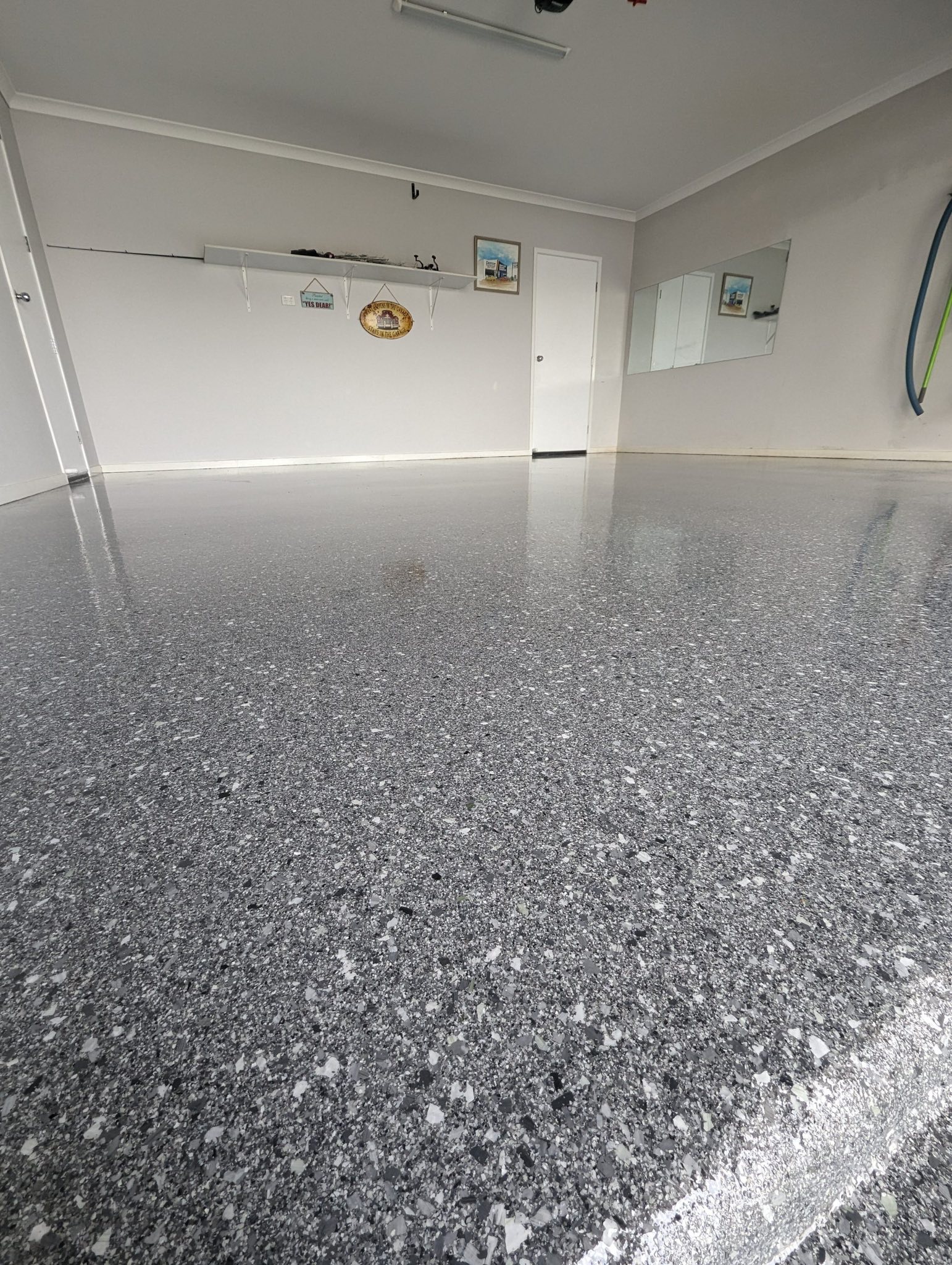 Flake epoxy floor